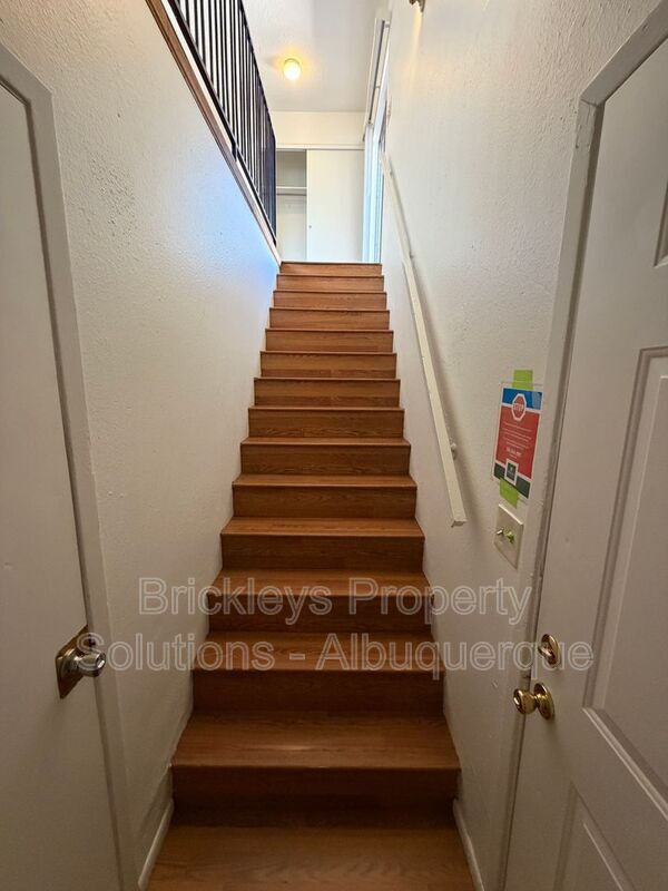 Foto del edificio - 8444 Spain Rd NE