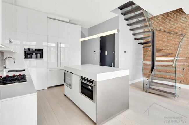 Building Photo - 312 Bowery