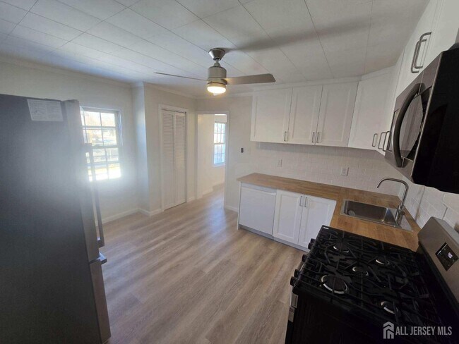 Foto del edificio - 633 Linden Ave