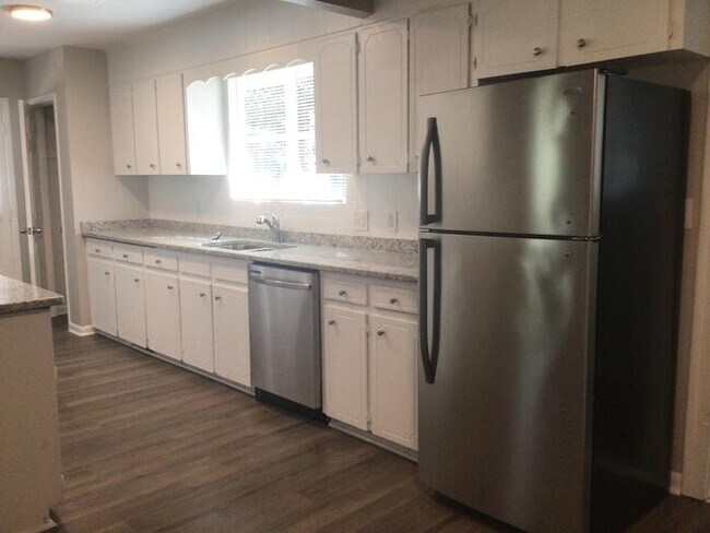 Building Photo - 177 W Ridge Cir