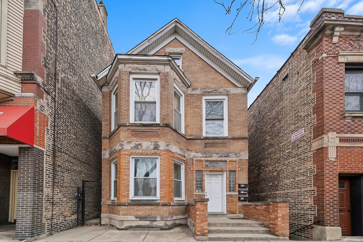 Primary Photo - 2420 S Oakley Ave