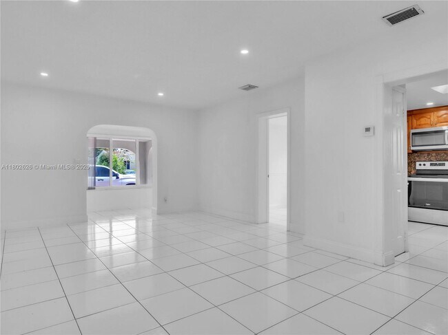 Foto del edificio - 5661 SW 5th Terrace