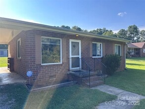 Building Photo - 13301 New Haven Dr