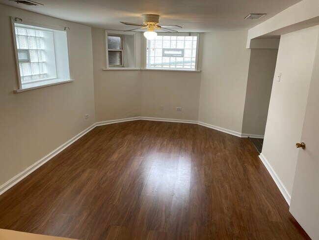 Foto del edificio - 631 N Spaulding Ave