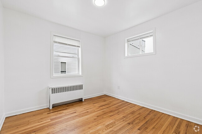 2BR, 1BA - 700SF - Bedroom 2 - 1936 Naylor Rd SE