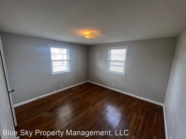 Foto del edificio - 3 br, 1 bath House - 120 S CR 400 E