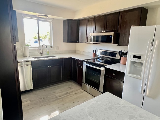 Building Photo - 9212 W Arbor Ave