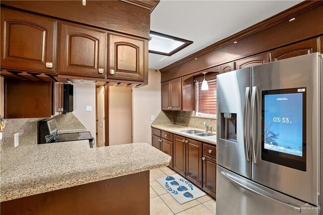 Building Photo - 307 Silverado Dr E