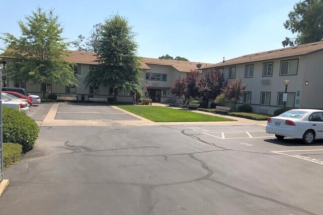 Foto del edificio - 910 Canby Rd