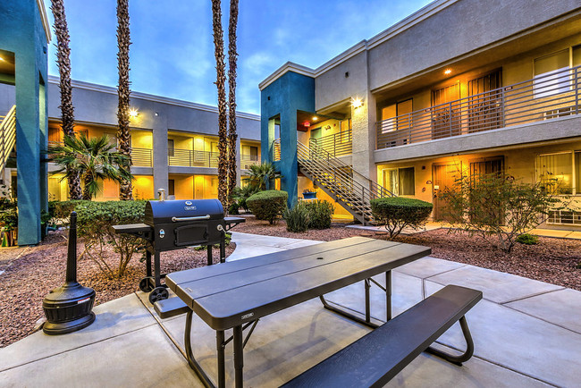 Building Photo - Boulder Palms