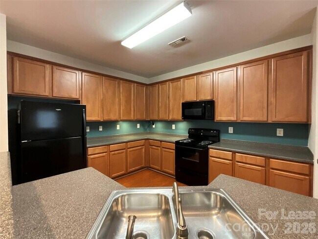 Foto del edificio - 2301 Trace Creek Dr