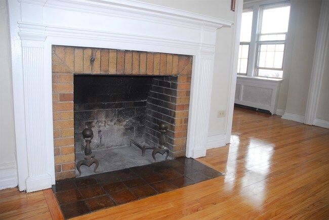 Building Photo - 1415 Parker St