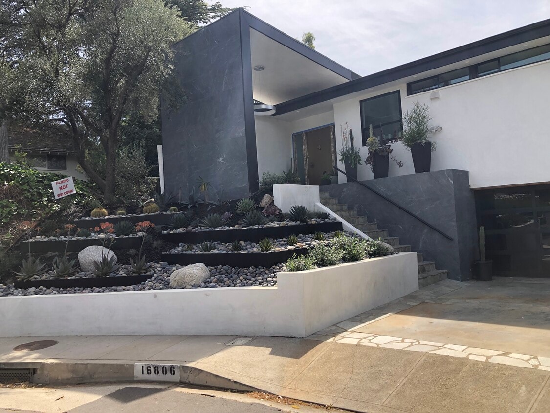 Primary Photo - 16806 Mooncrest Dr