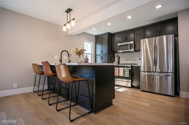 Foto del edificio - 4 br, 1.5 bath House - 835 Amigos Way Apt 8