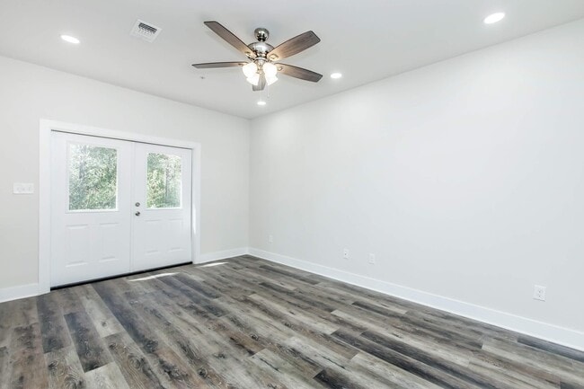 Building Photo - 12053 Turnberry Ave