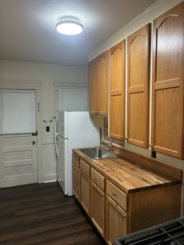 Brand new, renovated kitchen and appliances - 18243 Sloane Ave