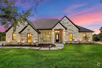 Building Photo - 1064 Glenoaks Dr