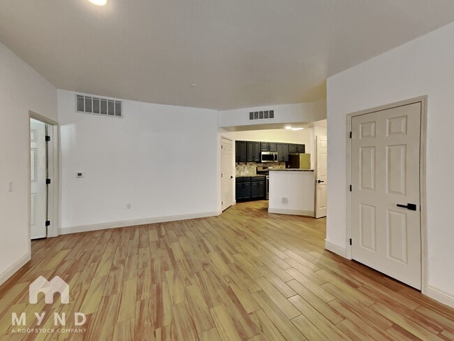 Building Photo - 8555 W Russell Rd
