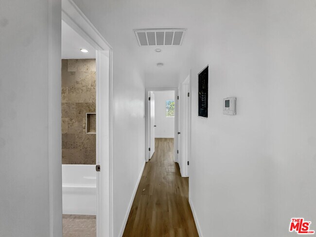 Foto del edificio - 346 W Hardy St