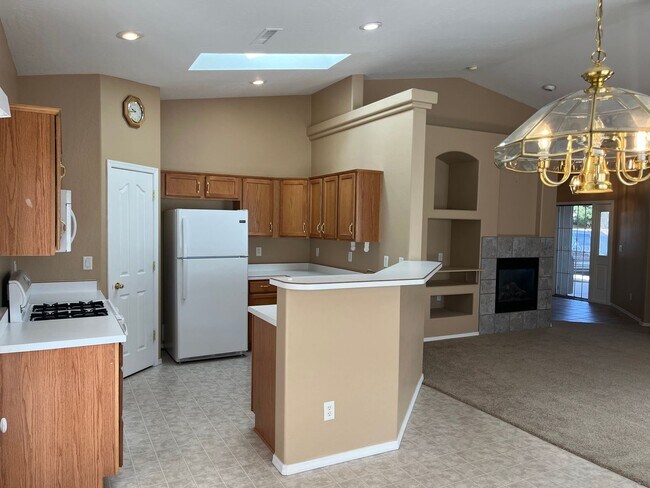 Foto del edificio - Spacious Three Bedroom Home in Granville R...