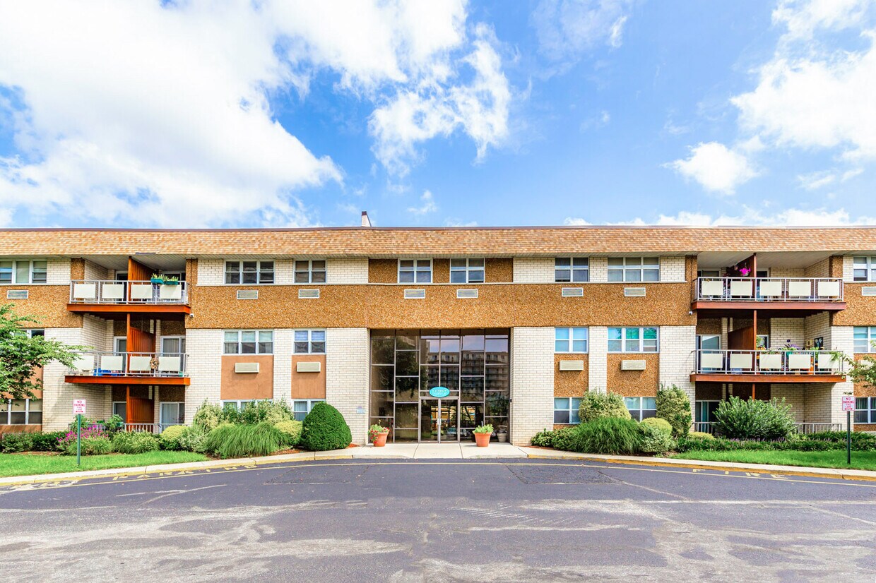 1111 River Rd, Edgewater, NJ 07020 House Rental in Edgewater, NJ