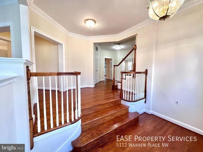 Foto del edificio - 5112 Warren Pl NW