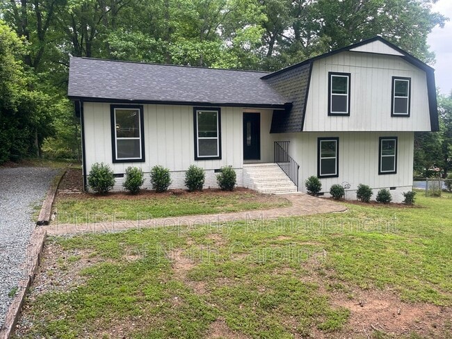 Building Photo - 119 Fox Run Dr