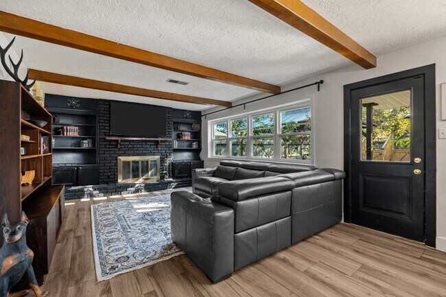 Foto del edificio - 326 Bayou View Dr