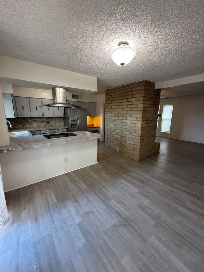 Building Photo - 749 Steppe Pl