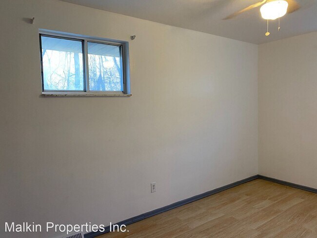 Building Photo - 3 br, 1 bath House - 3310 New England Road