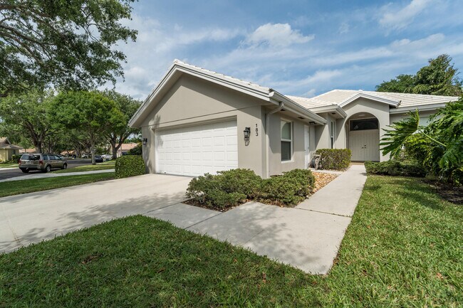 Building Photo - 183 Hampton Cir