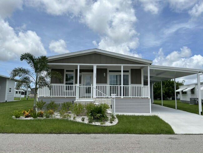 Foto del edificio - 737 Pirates Rest Rd