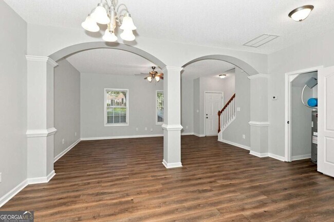 Foto del edificio - 8648 Thomas Ln