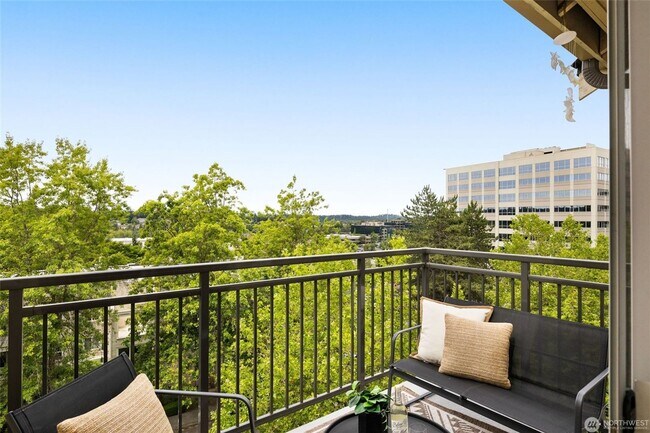 Foto del edificio - 3811 130th Ln SE