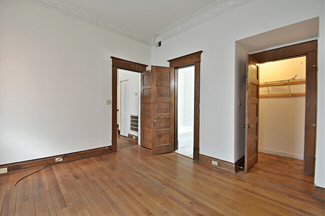Foto del edificio - 209 W Fifth Ave