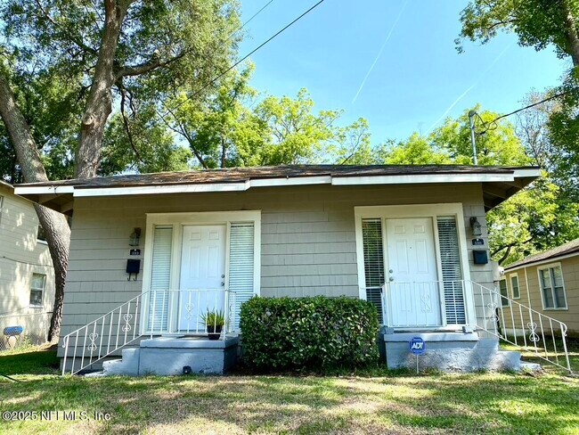 Foto del edificio - 3313 College St