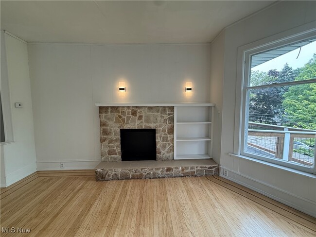 Building Photo - 1429 W 107th St