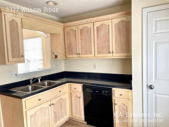 Foto del edificio - 3327 Willow Ridge Ln