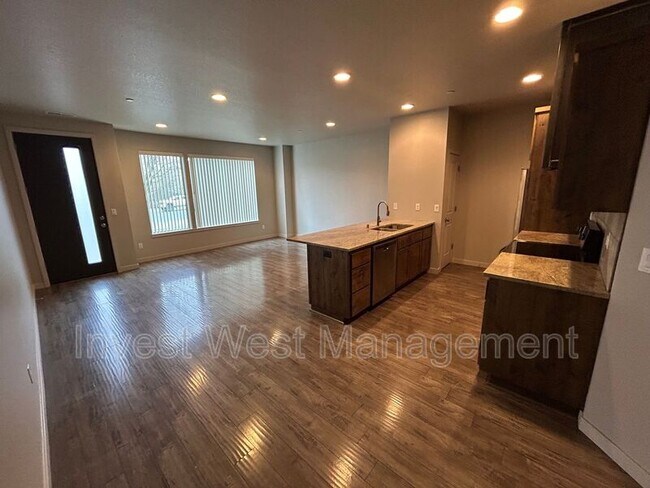Building Photo - 166 N 43rd Pl
