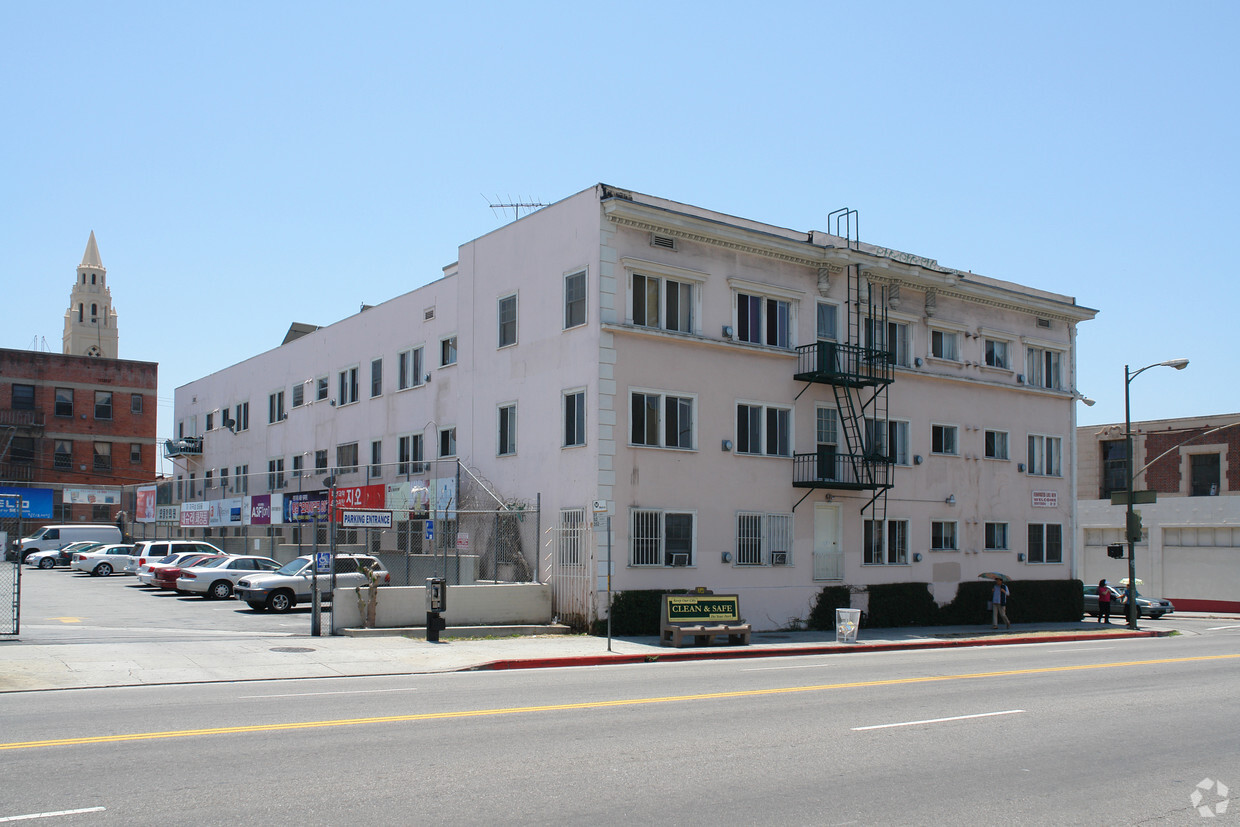 Building Photo - Ambassador Arms Apartments