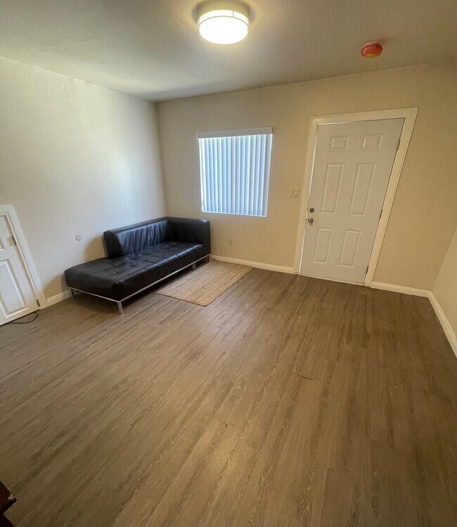 Living room - 1396 W 30th St