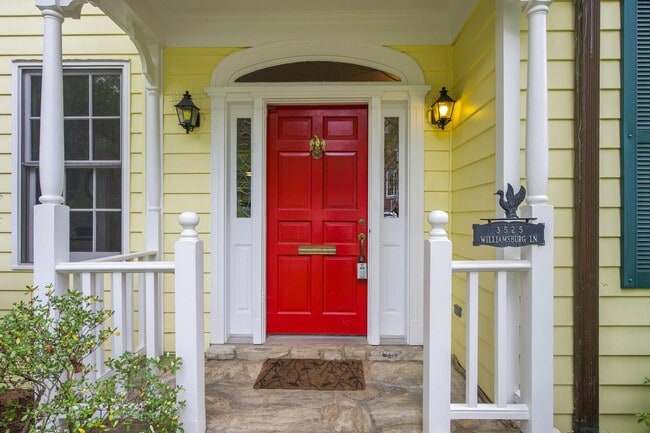 Foto del edificio - 3525 Williamsburg Ln NW