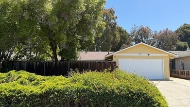 Building Photo - 1510 Sierraville Ave