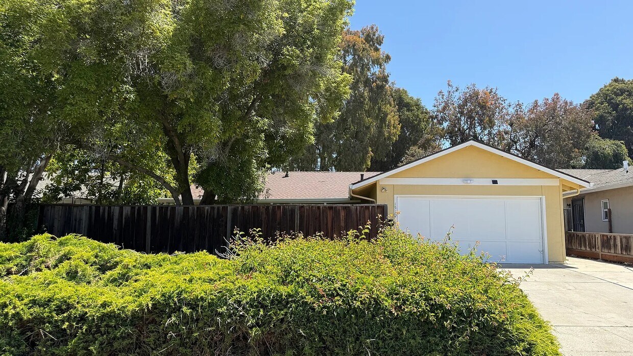Foto principal - 1510 Sierraville Ave