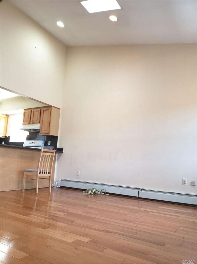 Foto del edificio - 83-71-83116 116th St