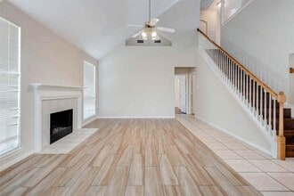 Building Photo - 155 Perfidia Dr