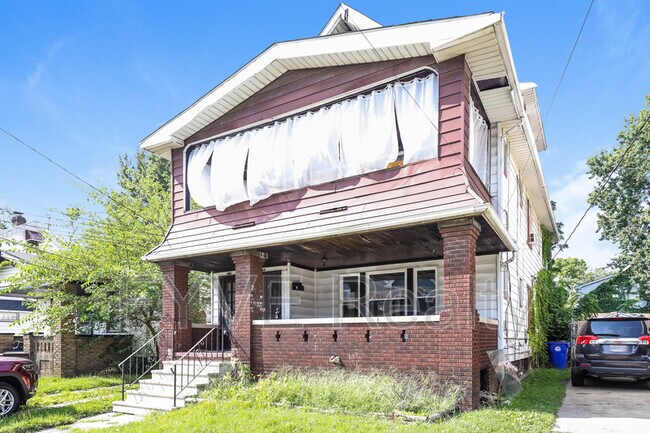 Building Photo - 15711 Grovewood Ave