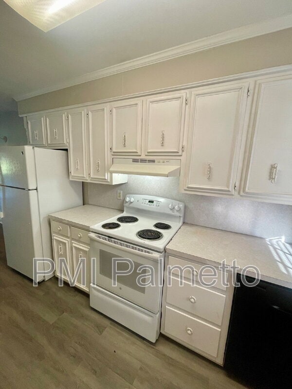 Building Photo - 718 Augusta St