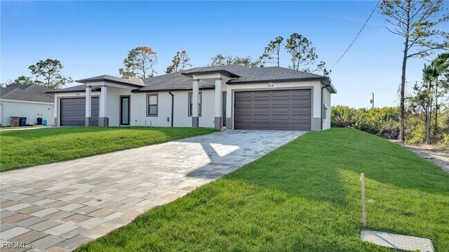 Foto del edificio - 704 Homer Ave S