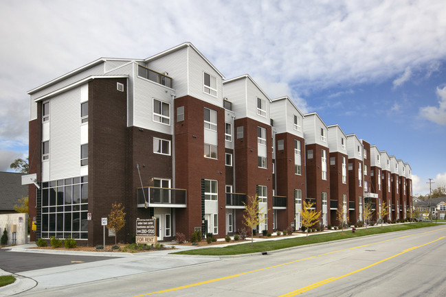 Foto del edificio - Amber Town Center Townhomes & Lofts